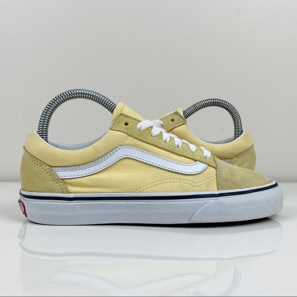 Vans Women’s Old Skool Low Yellow & White Suede Skate Shoes Size 6.5 Lace Up
